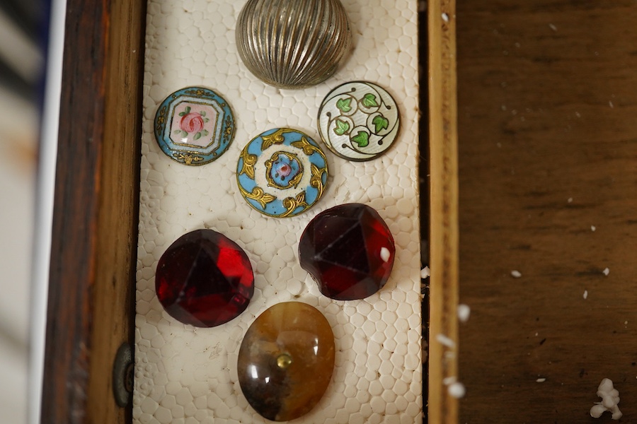 Seventeen assorted late 19th/early 20th century buttons, largest 18mm;, Condition - good